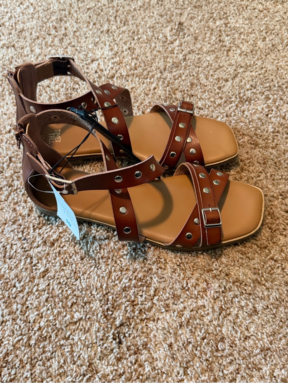Time and Tru Women’s Gladiator Sandals Size 10 Cognac Studded Memory Foam NWT